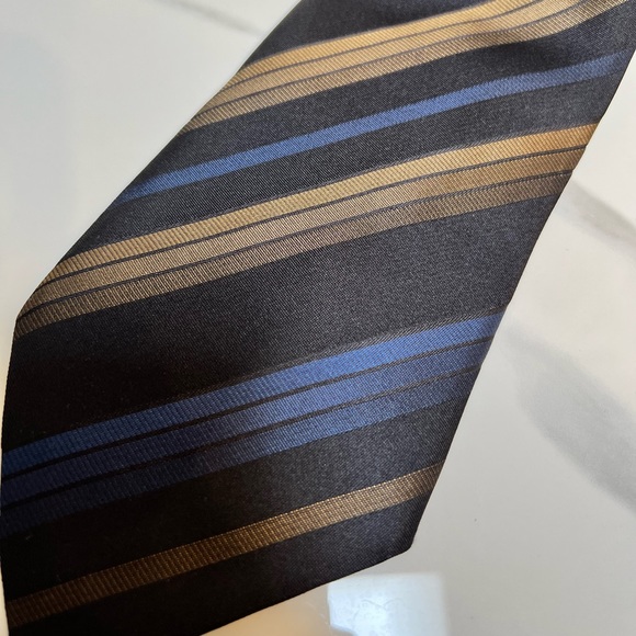 Dolce & Gabbana silk tie - Picture 2 of 5